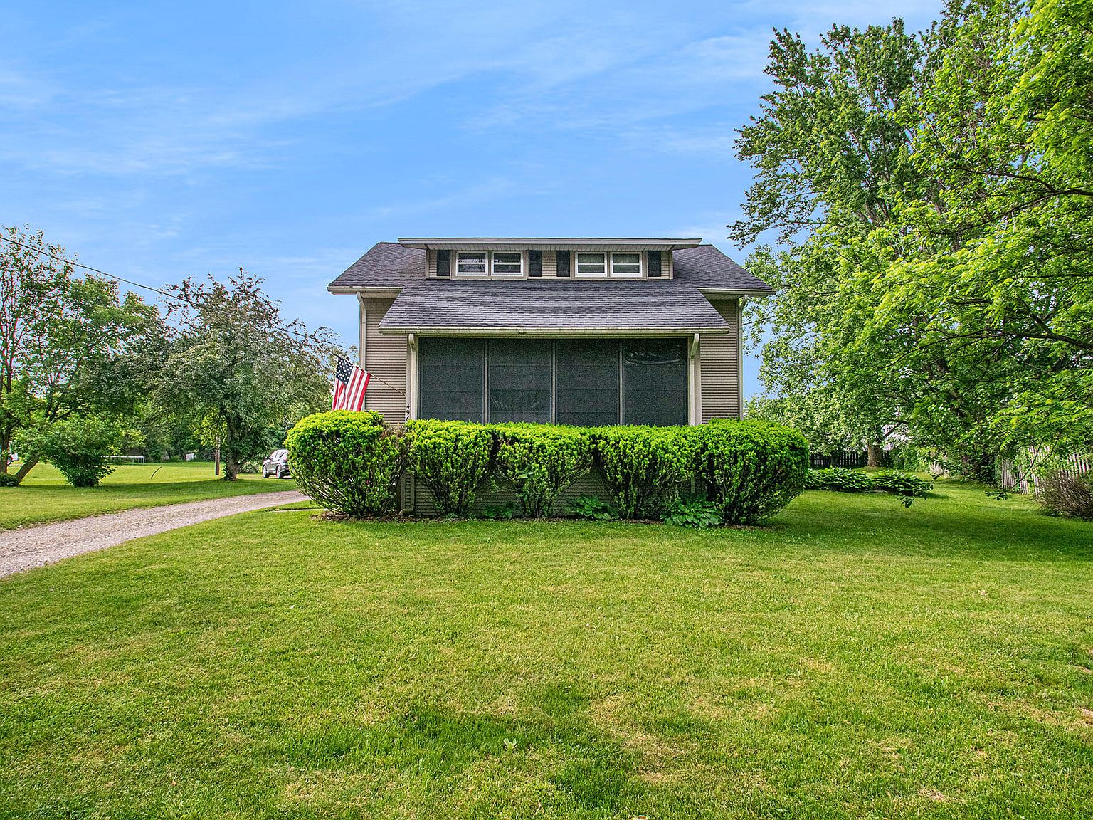 496 E Main St, Saranac, MI 48881 Zillow