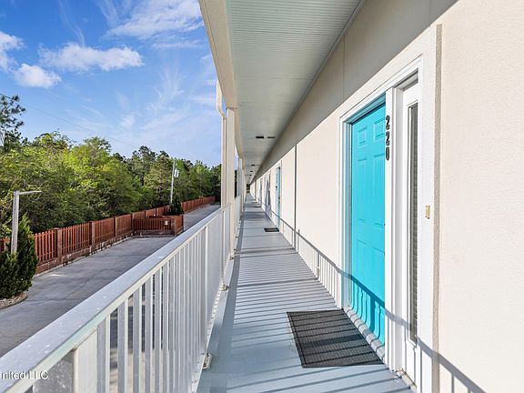 4th image of 1453 E Beach Blvd APT 220