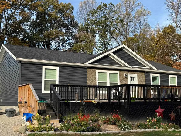 125 White Ln, Bedford, IN 47421