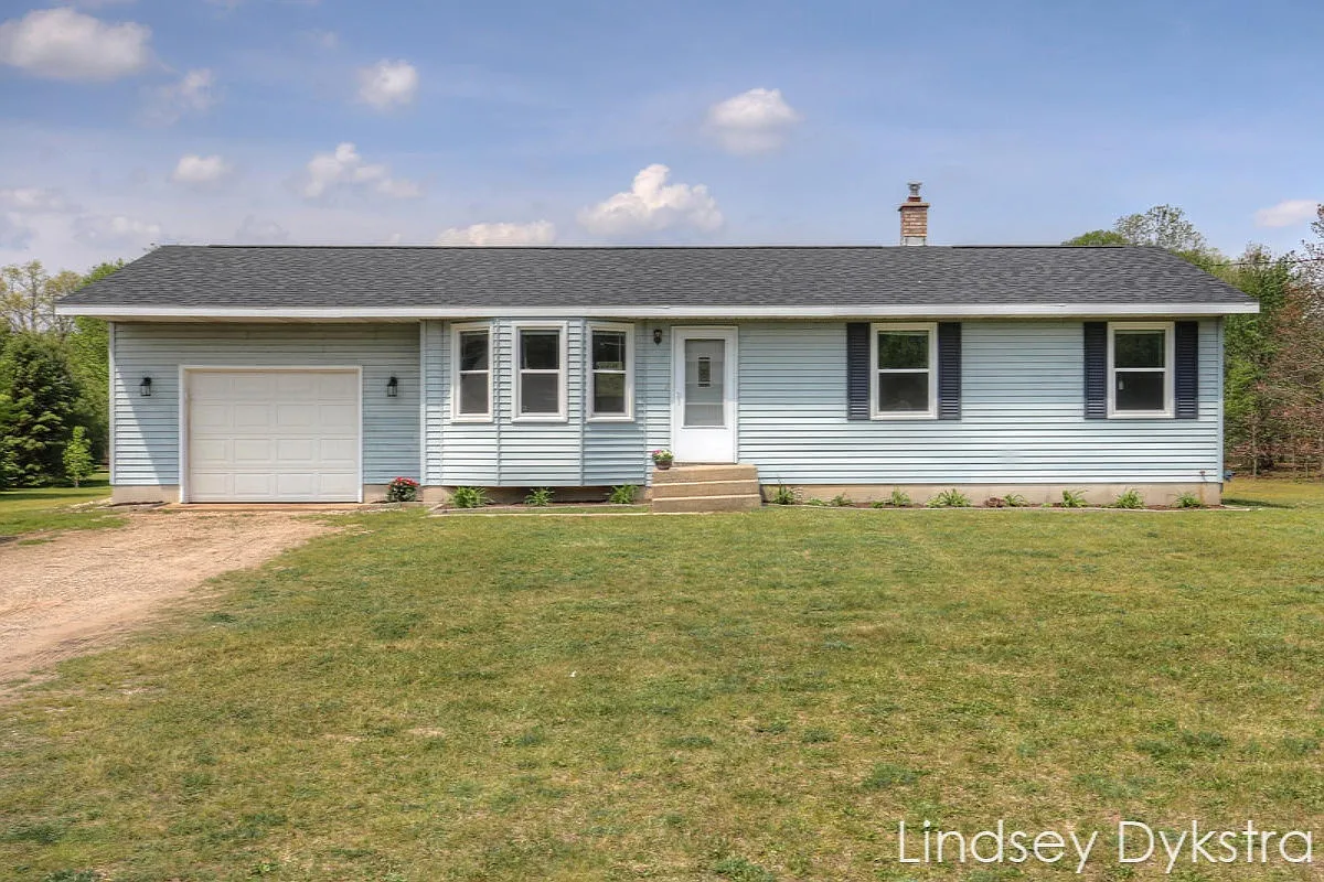 12379 Long Lake Dr photo 1
