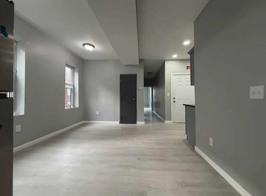 4 bed, 1300 sqft, $1,950 — Photo 2
