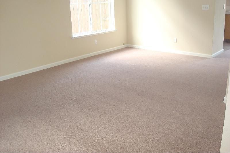 2nd image of 1076 Sandra St