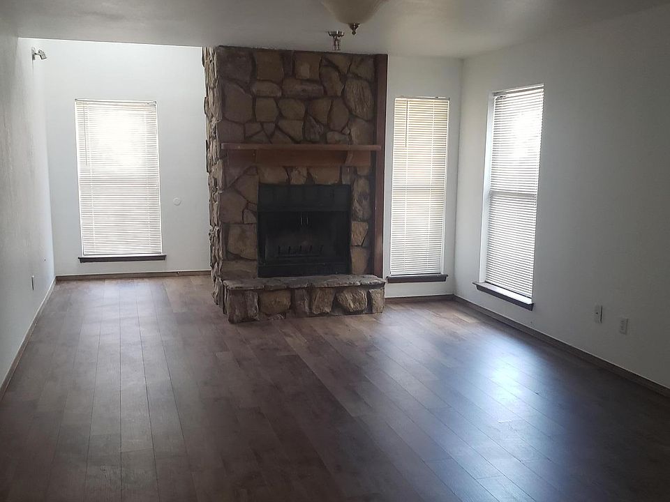 1st image of 904 NW 116th Ct