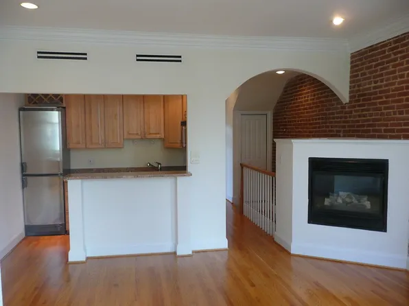7 4th St NE APT A, Washington, DC 20002