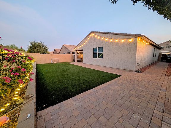 4th image of 3020 W Thorn Tree Dr