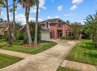 306 Vantage Pointe Cir, League City, TX 77573