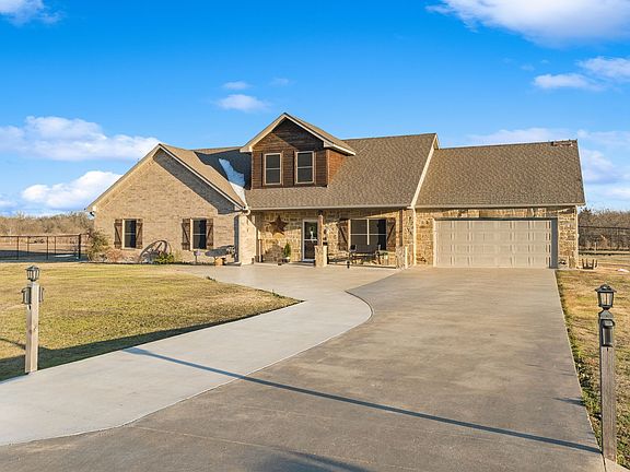 2nd image of 15198 Saddle Ridge Cir