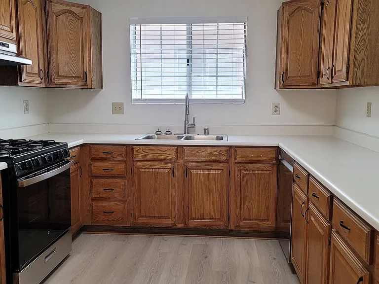 1375 E Hacienda Ave — Photo 10