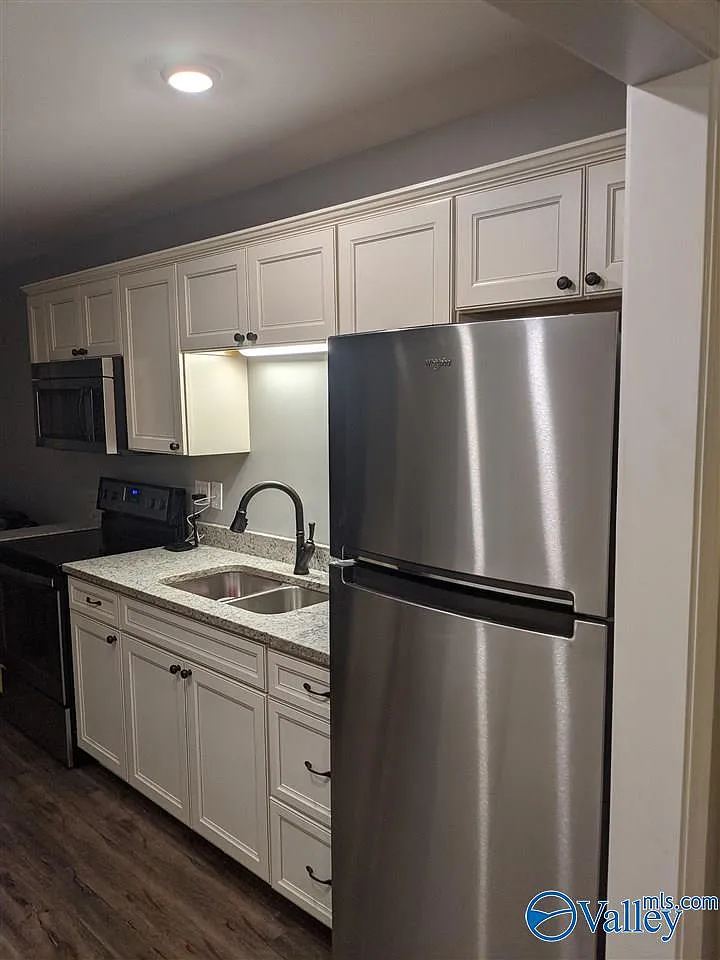 1 bed, 512 sqft, $995 — Photo 3