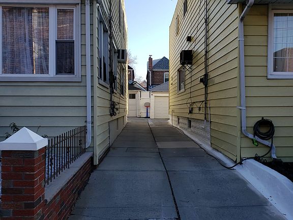 2nd image of 11113 115th St