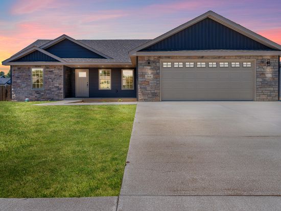 504 Ironwood St NW, Demotte, IN 46310