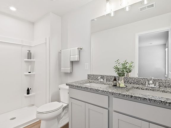 3rd image of 171 Randwick Ln