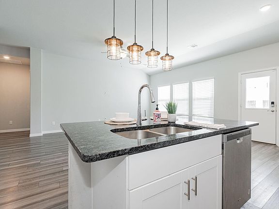 4th image of 173 Lisa Ln
