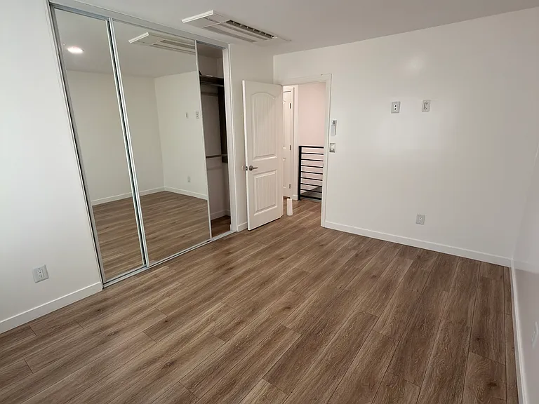 6698 Omega Dr — Photo 4