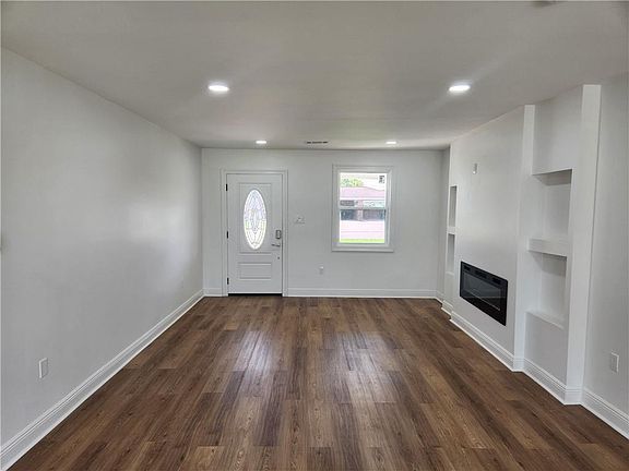 5th image of 112 Nu St
