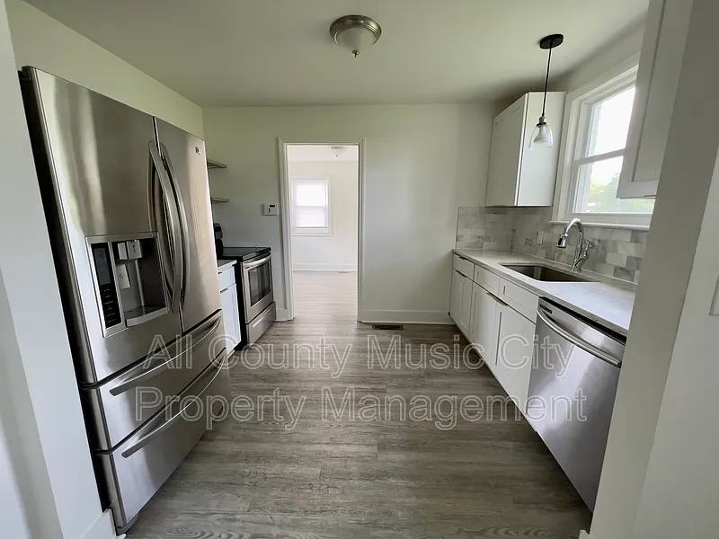 Building Photo - 1013 Chadwell Dr
