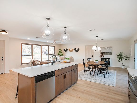 2nd image of 4021 Devonshire Dr