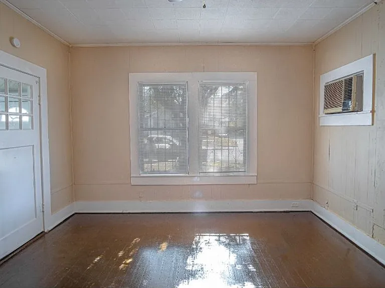 639 Canton — Photo 15