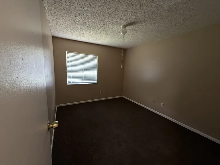 808 Meadowbrook Dr #C — Photo 10