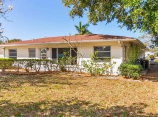 1960 Fairview Dr, Englewood, FL 34223