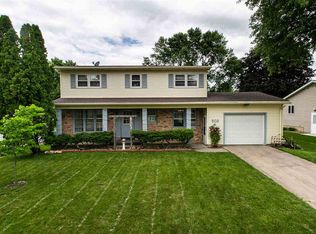 502 11th Ave SE, Dyersville, IA 52040