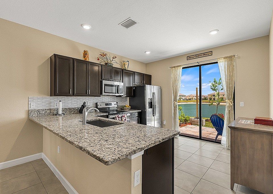 1st image of 10096 W Villa Cir