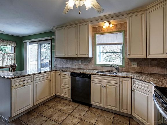 2nd image of 625 Tiller Ave