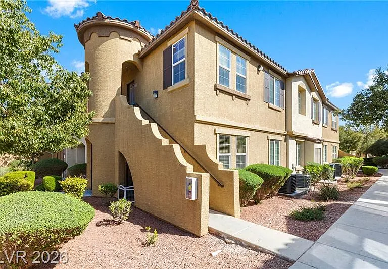 6204 is a 2nd floor condo