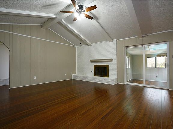 3rd image of 1914 Briar Meadow Dr