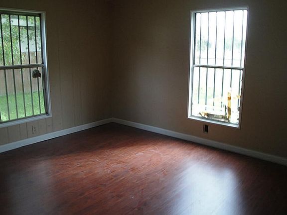 4th image of 3406 Cedar Hill Ln