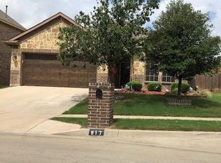 817 Albany Dr, Fort Worth, TX 76131