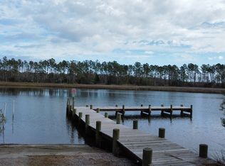 136 Garbacon Dr, Beaufort, NC 28516