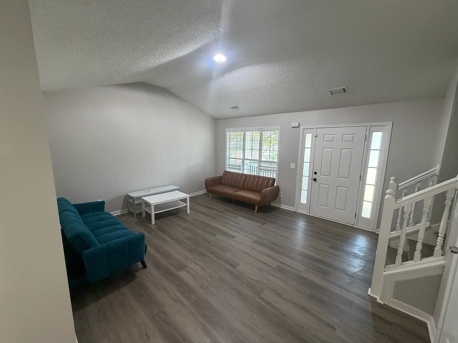3 bed, 2.5 bath, 1638 sqft, $1,850 — Photo 3