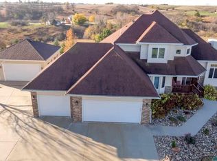 8419 E Sunset Cir, Brandon, SD 57005