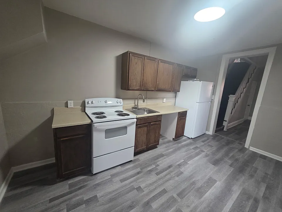 429 W Princess St