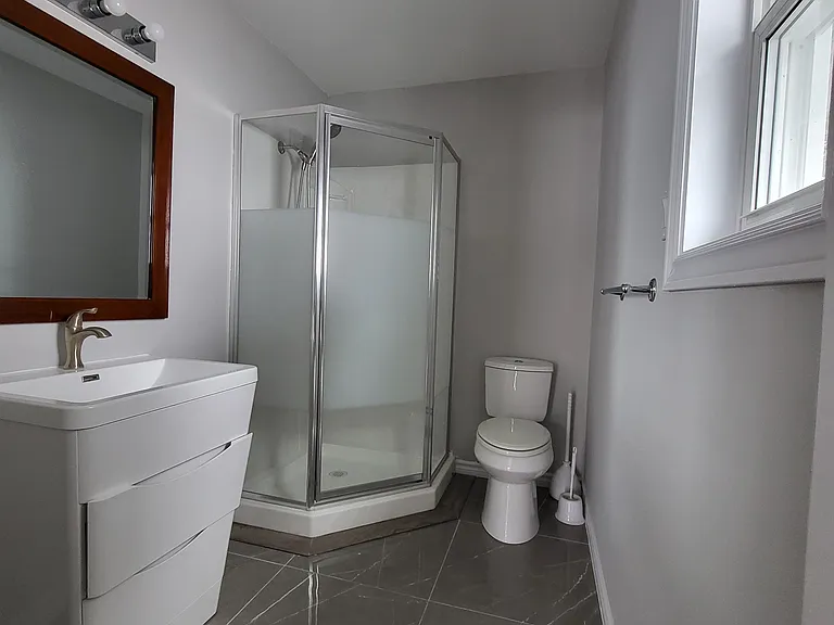 70 Penetang St #1 — Photo 30