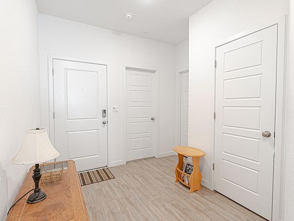 5th image of 2758 N Applegate Ave