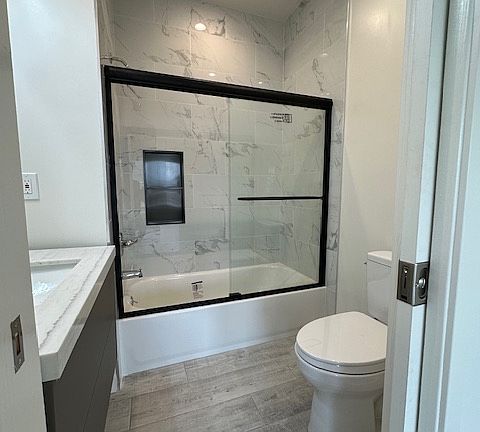 2nd image of 2367 20th Ave APT 1