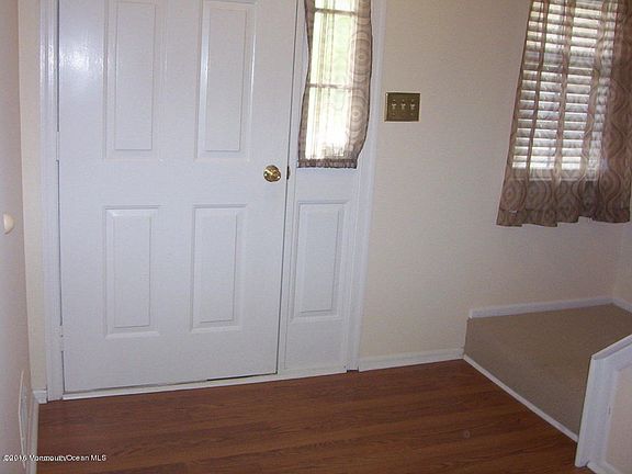 2nd image of 102 Gladiola Dr