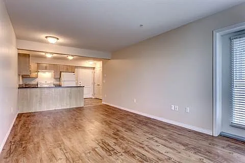 121 McLaughlin Dr — Photo 11