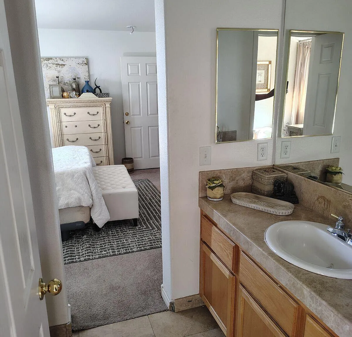 4 bed, 5.0 bath, 4000 sqft, $1,048 — Photo 4