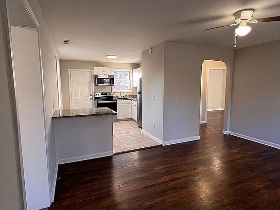 3rd image of 4608 Eastover Ave #R4