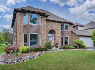 1918 Hampton Dr, Wheaton, IL 60189