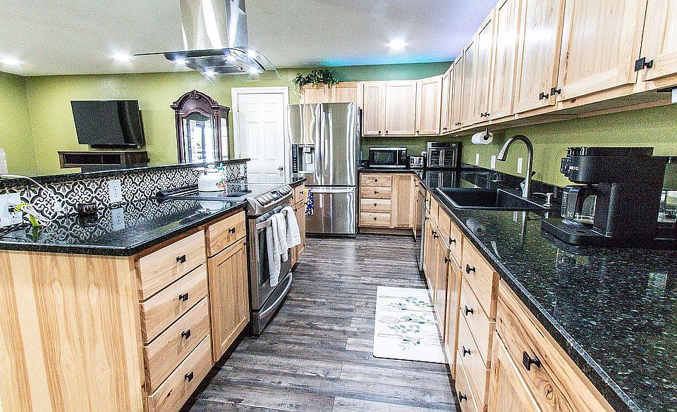 1st image of 104 Hope Ln