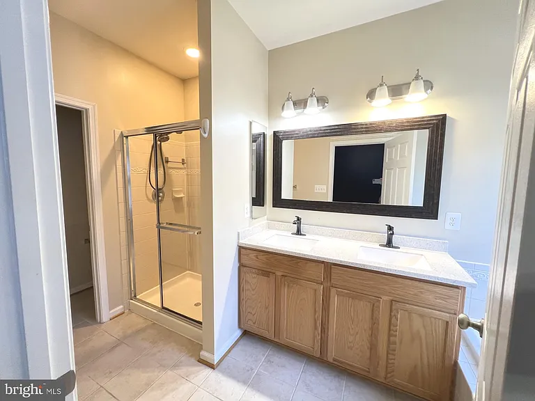 2153 Potomac Club Pkwy — Photo 9