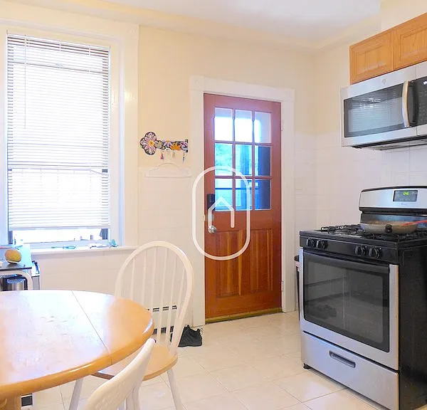 9 Copenger St #2 — Photo 5