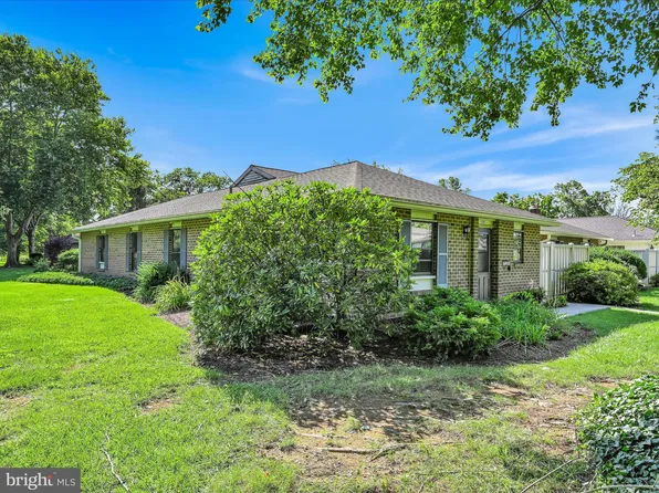 170 Valleybrook Dr, Lancaster, PA 17601