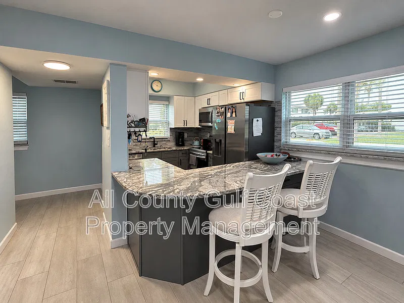 4511 3rd Street Cir W — Photo 4