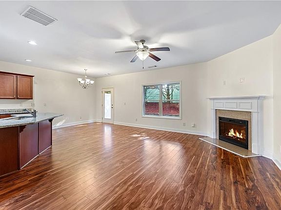 5th image of 204 Britt Dr