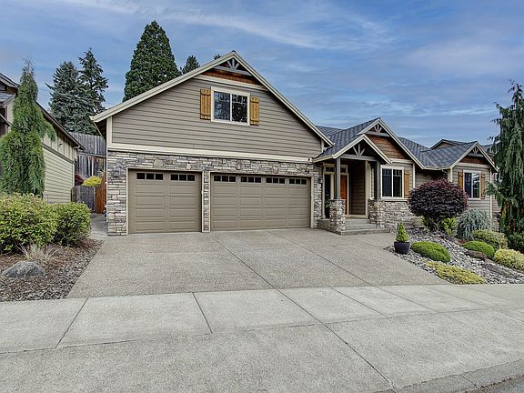 3rd image of 553 SE 23rd Ter